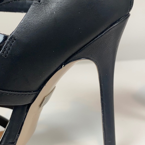 Badgley Mischka Black Strappy Sandals Size 5.5 - Picture 9 of 15
